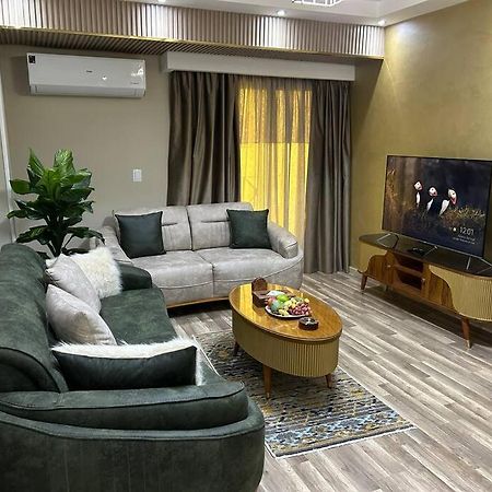 Skyline Luxury Suites 5 Mins From Cairo Airport Exterior photo