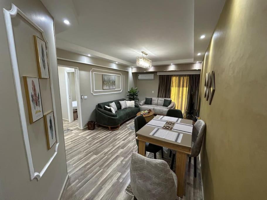 Skyline Luxury Suites 5 Mins From Cairo Airport Exterior photo