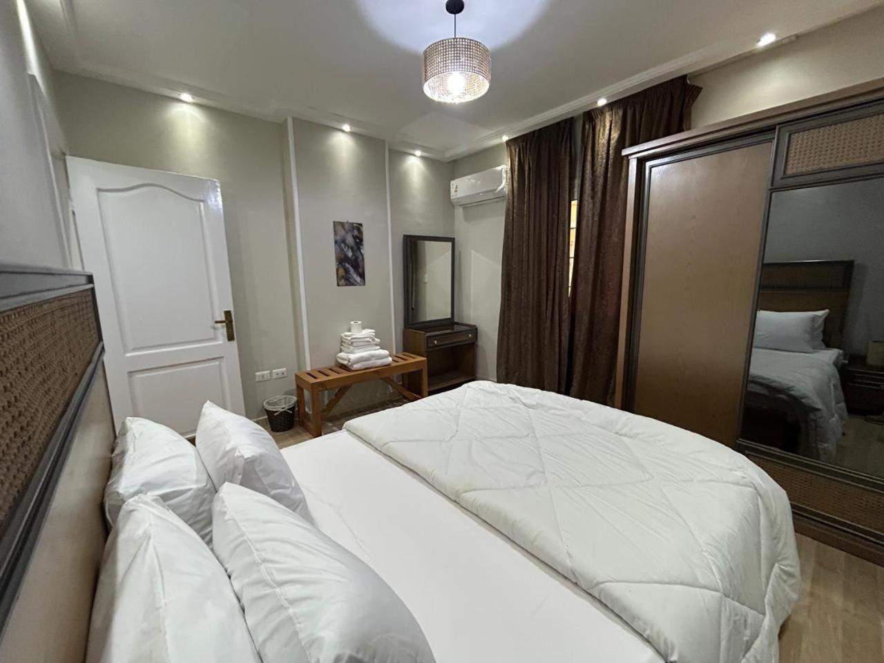 Skyline Luxury Suites 5 Mins From Cairo Airport Exterior photo