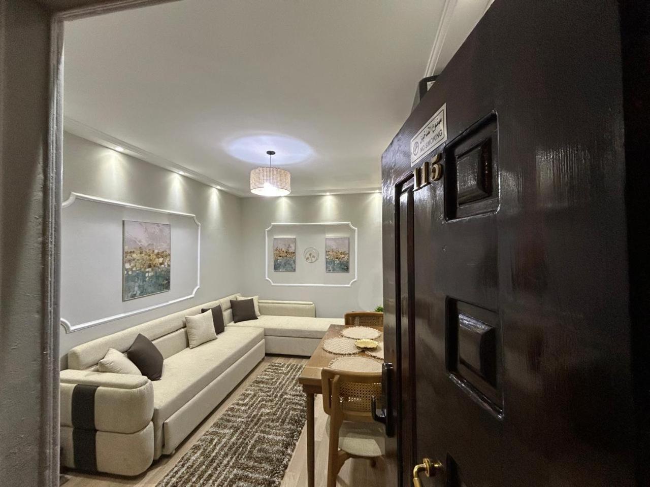 Skyline Luxury Suites 5 Mins From Cairo Airport Exterior photo