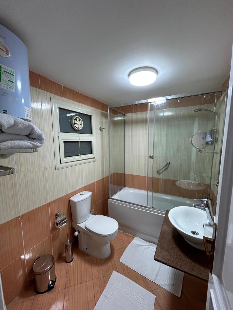 Skyline Luxury Suites 5 Mins From Cairo Airport Exterior photo